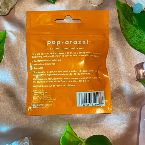 9/$50 or 7/$33 Pop•arazzi Cooling Gel Eye Mask - Picture 2 of 2